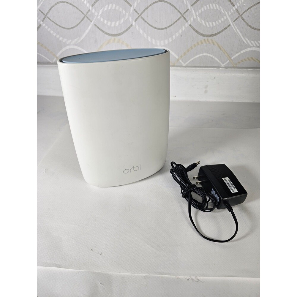 NETGEAR ORBI RBR50v2 Tri-band WiFi Router High Performance AC300 White - Picture 9 of 9